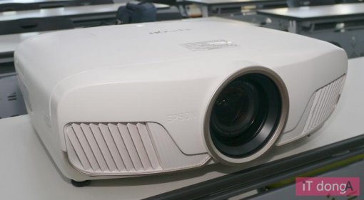 엡손 EH-TW8300W(출처=IT동아)