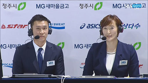 장소연 SBS스포츠 해설위원(오른쪽)은 선수시절 한국여자배구 최고의 센터로 꼽혔다. 무려 3번의 은퇴와 복귀를 반복한 파란만장한 사연 속에서도 단 하나의 일관성은 배구였다. 사진제공 ｜ 장소연 해설위원