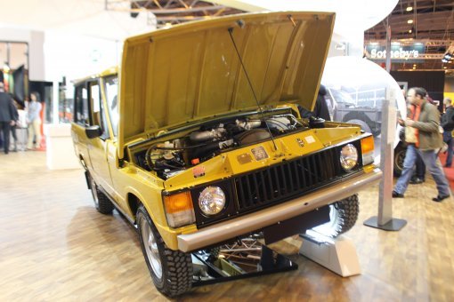 랜드로버 클래식팀이 최근 복원한 ‘레인지로버 1978 클래식’. 15만 파운드(약 2억1500만 원)에 팔렸다.