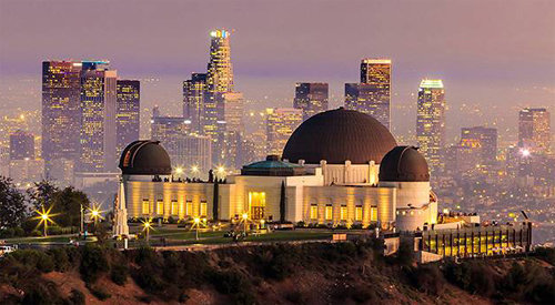 영화 ‘라라랜드’의 남녀 주인공이 춤을 췄던 미국 로스앤젤레스 그리피스 공원의 천문대. 스카이스캐너 제공