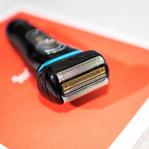 브라운 전기면도기(출처=IT동아)