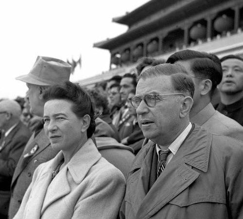 1955년 중국을 방문한 장폴 사르트르(오른쪽)와 시몬 드 보부아르. 사르트르의 실존철학은 문화혁명 직후 중국 사상계로부터 각광받았다. 글항아리 제공