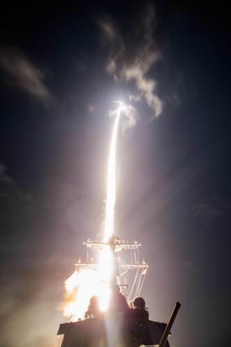미국과 일본이 공동 개발한 차세대 요격 미사일 ‘SM-3 블록 2A’가 4일 하와이 인근 해상의 미군 이지스함에서 발사돼 하늘로 솟아오르고 있다. 북한 미사일 위협 대응용으로 개발된 이 미사일은 날아가는 탄도미사일을 정확하게 요격했다. 미국 미사일방어청 홈페이지