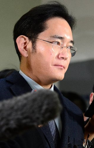 사진=이재용삼성전자부회장이 13일 오전 뇌물공여 피의자신분으로 서울 강남구 대치동 박영수특검팀으로 두번째 소환되고 있다. 장승윤 기자 tomato99@donga.com