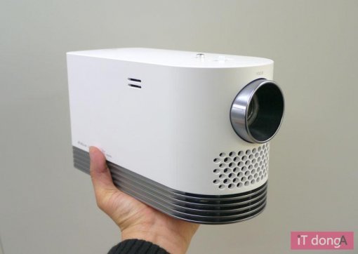 LG전자 프로빔 TV HF80JA(출처=IT동아)