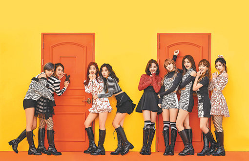 트와이스가 17일 서울공연을 시작으로 아시아 투어에 나선다. 이번 투어를 계기로 트와이스는 케이팝을 대표하는 걸그룹으로 인정받을 것으로 기대를 모은다. 사진제공｜JYP엔터테인먼트