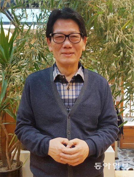 젊은 시절을 돌아보는 내용의 책을 낸 양성우 시인. 조종엽 기자 jjj@donga.com