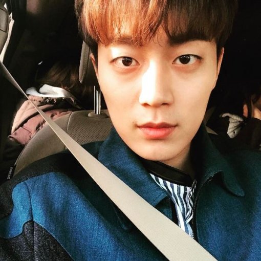 사진=윤두준 인스타그램