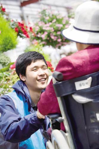 한국가스공사는 안전하고 안정적인 천연가스  공급 외에도 다양한 사회공헌활동을 통하여 국민에게 사랑받는 공기업이 되고자 노력하고 있다.