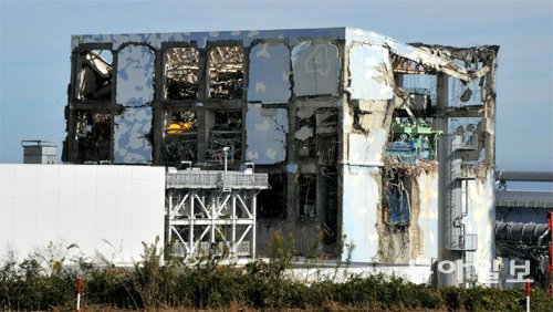2011년 동일본 대지진으로 인해 원자로가 폭발한 후쿠시마 제1원전 4호기의 모습. 동아일보DB