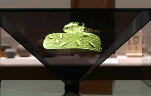 6세기경 마한의 금동신발을 3차원(3D) 홀로그램 영상으로 복원한 모습. 광주과학기술원 제공