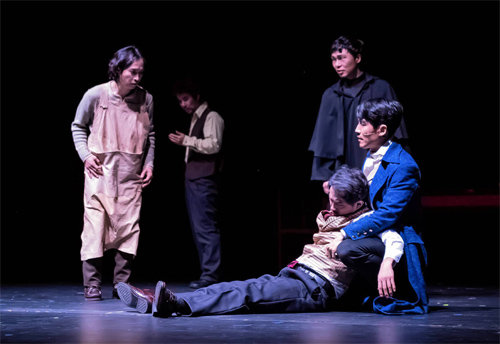 배우들의 명품 연기가 돋보이는 연극 ‘카라마조프가의 형제들’. 극단 피악 제공