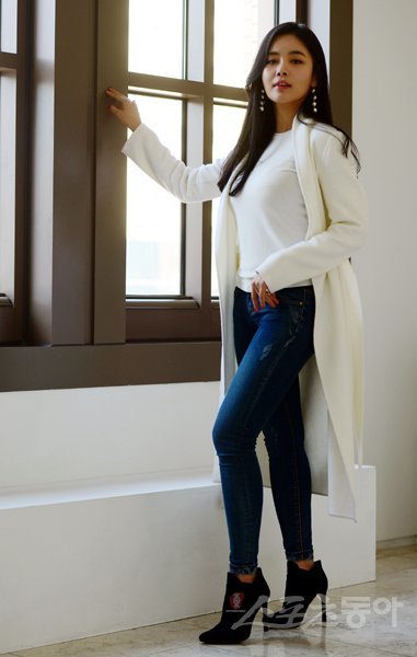 가수 조정민은 음악적 포부만큼 연기에 대한 꿈도 크다. 클래식, 흑인음악, 트로트까지 소화하는 그는 다양한 캐릭터를 맡아 “사람들의 기분을 좋게 하고 싶다”고 했다. 김민성 기자 marineboy@donga.com