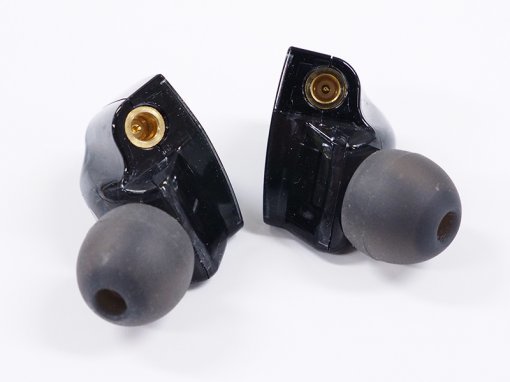 오디오테크니카 ATH-LS400iS.(출처=IT동아)