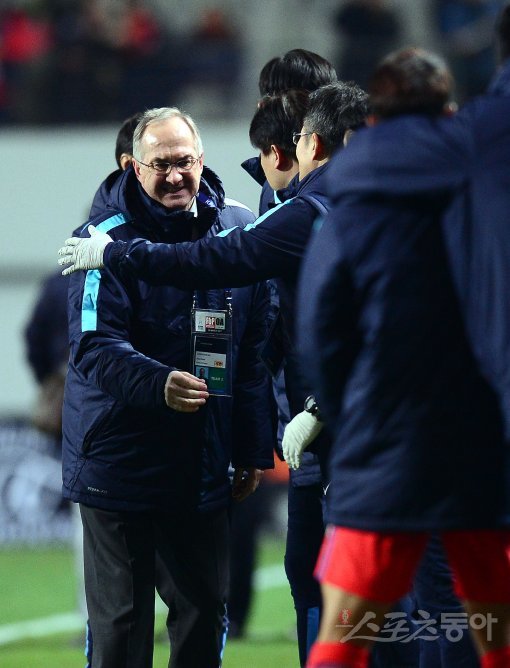 슈틸리케 감독. 상암 | 김종원기자 won@donga.com