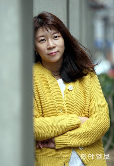 ‘아몬드’의 작가 손원평 씨는 감정을 느끼지 못하는 소년이 자라면서 변화하는 모습을 그렸다. 최혁중 기자 sajinman@donga.com