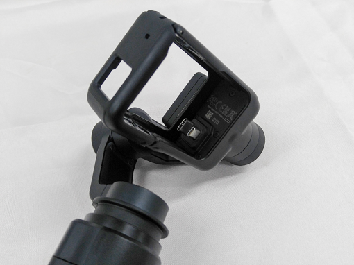 관절은 3축 구조를 갖춰 여러 방향에서 발생하는 흔들림을 줄여준다(출처=IT동아)