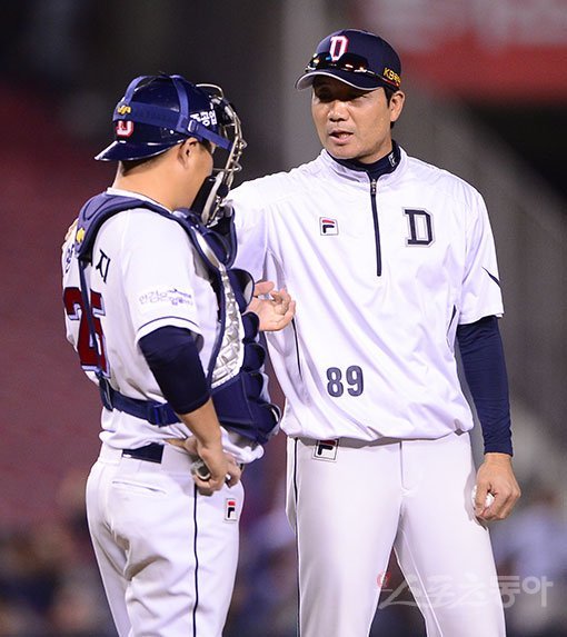 두산 한용덕 코치(오른쪽). 스포츠동아DB