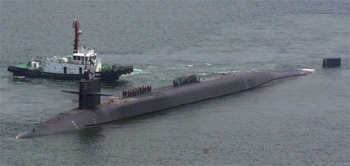 칼빈슨 이어 핵잠수함 ‘미시간’ 한국에