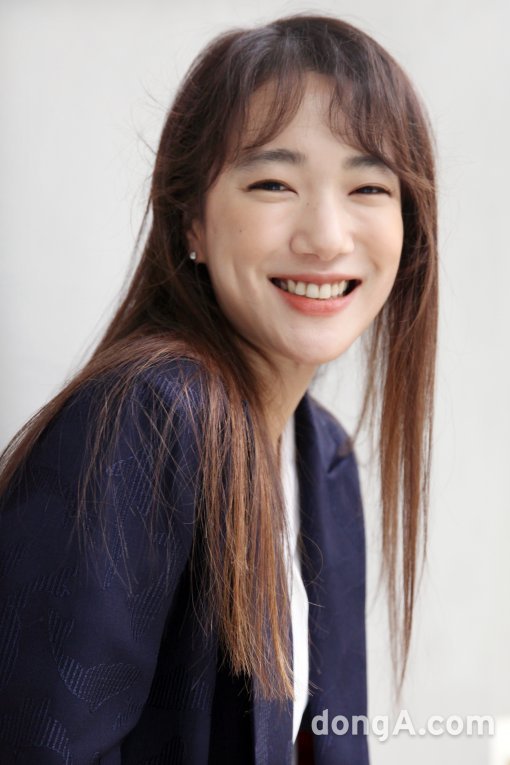 손수현, 따뜻한 미소