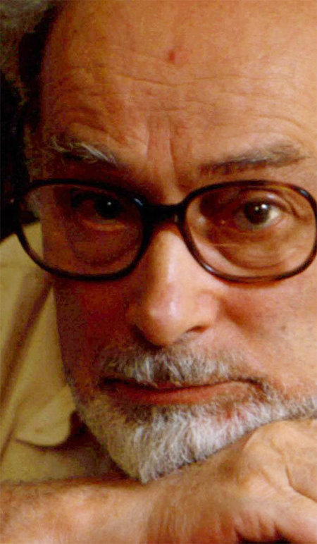 홀로코스트 증언 문학의 대표적 작가인 프리모 레비. 그의 마지막 소설인 ‘지금이 아니면 언제?’는 1943∼45년 유대인들이 독일군에게 맞서 유격전을 벌이며 러시아에서 동유럽을 거쳐 이탈리아 밀라노에 이르기까지의 여정을 그렸다. 돌베개 제공