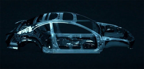 강도를 크게 높인 자동차용 강판 ‘기가스틸’로 제품 홍보에 나선 포스코의 광고 화면. 포스코 제공