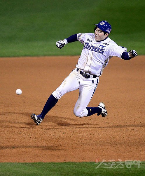 2014년부터 지난해까지 3년 연속 20도루 이상을 기록한 박민우는 NC의 기동력을 더욱 살려줄 카드다. 햄스트링 부상을 털고 
9일 1군에 등록되며 출격 준비를 마친 그는 “그동안 팀에 보탬이 되지 못해 죄송한 마음뿐이었다”며 앞으로의 활약을 
다짐했다. 스포츠동아 DB