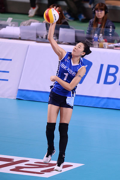 늘 겸손한 자세로 선배·동료들을 성원하며 미래의 여자배구스타 등극을 차근차근 준비하고 있는 IBK 기업은행의 변지수. 사진제공｜ IBK 기업은행