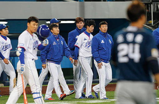 삼성이 올 시즌 참담한 부진에 빠지자 삼성을 상대해야 하는 다른 팀 감독들까지 곤혹스러워하고 있다. 마음은 안타깝지만 삼성전 1패는 그 이상의 데미지를 입을 수 있어 더욱 총력전을 기울이는 아이러니한 상황이다. 사진제공｜스포츠코리아