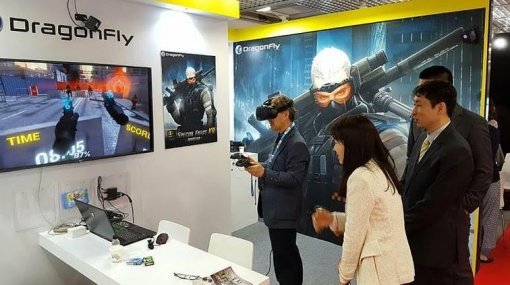 드래곤플라이의 스페셜포스VR 시연장면 / 드래곤플라이 제공