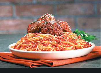 미트볼 스파게티는 이탈리아 이민자들이 만든 요리이지만 이젠 대표적인 미국 음식으로 분류된다.