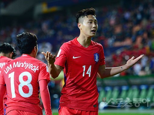 20일 전주월드컵경기장에서 FIFA U-20 월드컵 코리아 2017 조별리그 A조 대한민국과 기니의 공식 개막전이 열렸다. 후반 대한민국 백승호가 팀의 세 번째 골을 성공시킨 후 세리머니를 하고 있다. 전주 | 김진환 기자 kwangshin00@donga.com