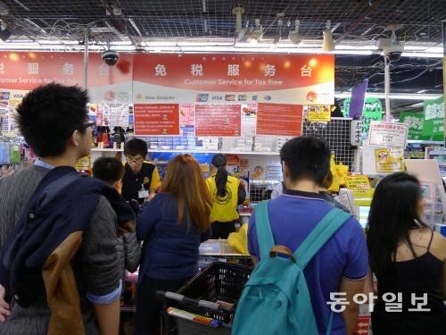 일본 긴자의 관광객들. 동아일보 DB