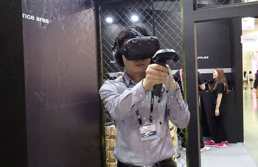 PC용 VR은 높은 성능을 바탕으로 몰입감 높은 콘텐츠를 보여준다(출처=IT동아)