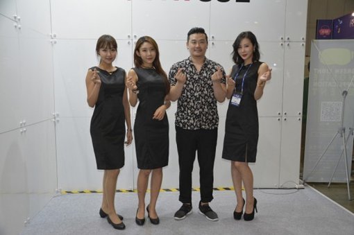 디콘이앤엠 플레이엑스포(출처=게임동아)