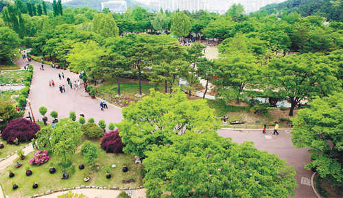 대구 달서구 대곡동 대구수목원이 가상현실(VR) 및 증강현실(AR) 시스템을 도입한 힐링 체험 공간으로의 도약을 준비하고 있다. 대구시 제공