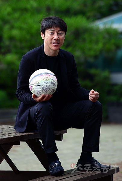 신태용 감독이 성남 분당의 자택에서 스포츠동아와 만났다. 신 감독은 U-20 월드컵 8강 진출에 실패한 뒤 자신의 문제점을 발견하고 돌아보는 시간을 보내고 있다. 성남 ｜ 김종원 기자 won@donga.com