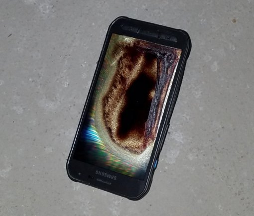 <레딧을 통해 게재된 갤럭시S6 액티브 배터리 발화 사진/출처=레딧>