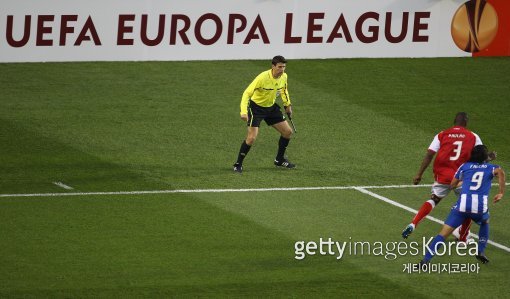 IFAB의 제안으로 도입된 6심제. 사진=ⓒGettyimages이매진스
