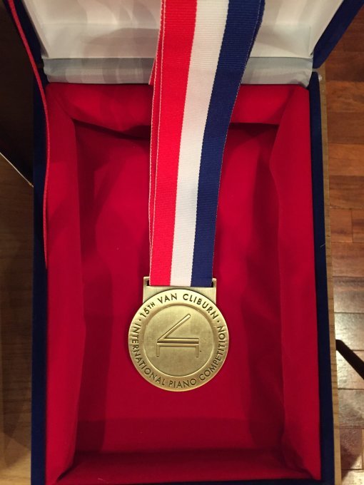 선우예권 우승 트로피와 메달