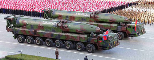 북한이 2015년 10월 열병식에서 ‘화성-14형’이라며 공개했던 미사일의 모습. 조선중앙TV 캡처