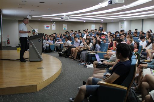 성균관대는 2008년부터 국제하계학기(ISS)를 개최하고 있다. 해마다 전 세계에서 약 1500명의 학생이 참여한다. 성균관대 제공