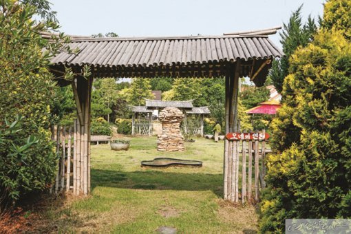 인상주의 화가 모네가 머물던 지베르니의 정원과 연못을 재현한 모네의 연원.