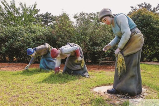 밀레의 주요 작품 속 장면을 조각상으로 재현한 밀레의 정원과 고흐 브리지.