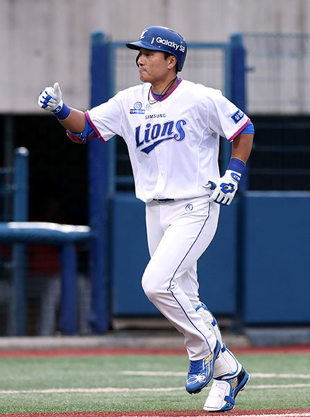 ‘라이언킹’ 이승엽의 11번째이자 현역 마지막 올스타전을 앞두고 팬들의 관심이 고조되고 있는 가운데 이승엽은 “안타보다는 풀스윙으로 홈런을 노리겠다”고 약속했다. 사진제공｜스포츠코리아