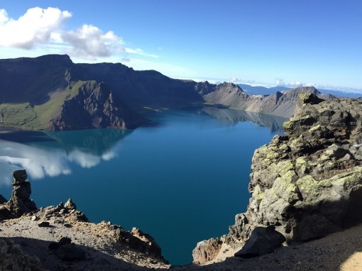 <백두산의 최정상에 있는 천지_사진=모두투어>