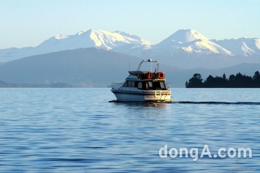 ▲ 뉴질랜드 북섬 중앙의 ‘타우포 호수’ . 사진 제공=뉴질랜드관광청