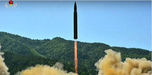신동욱 “북한 미사일 발사, 한밤중 홍두깨처럼 허 찔린 꼴”
