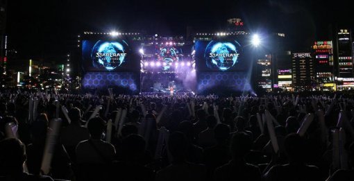 '스타크래프트 리마스터' 경기를 보기 위해 가득 메워진 광안리 / 게임동아