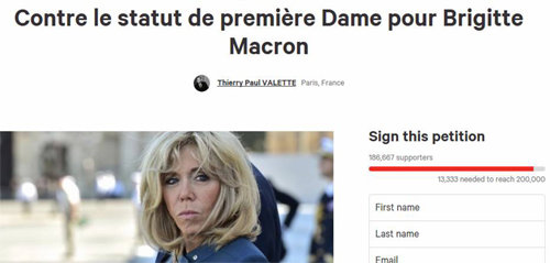 에마뉘엘 마크롱 대통령이 부인인 브리지트 여사에게 공식적인 ‘퍼스트레이디’직을 부여하려는 시도에 반대하는 온라인 청원 사이트.